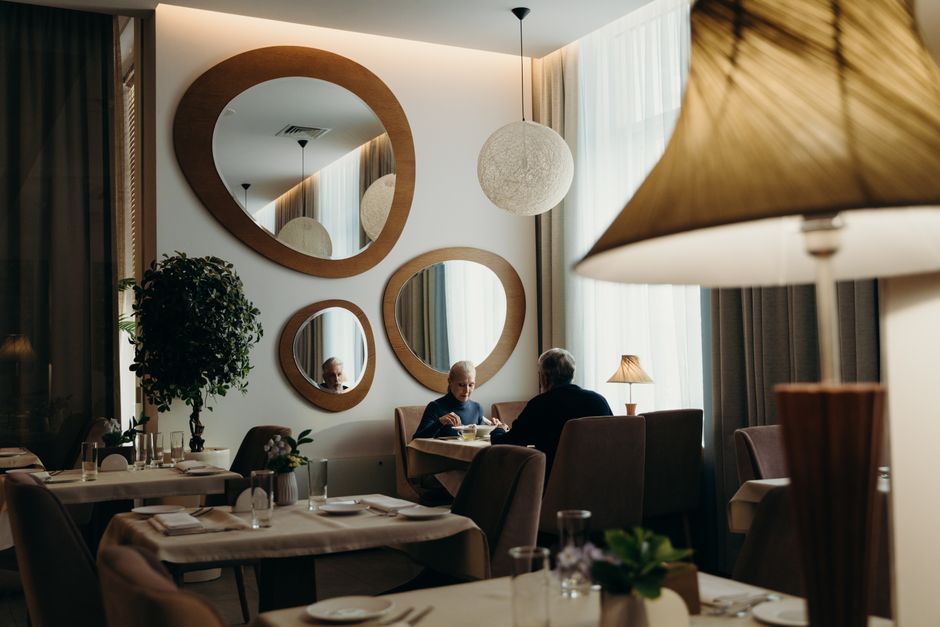 Cozy restaurant ambiance and dining atmosphere